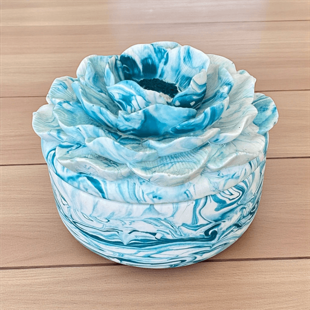 Camellia Pot
