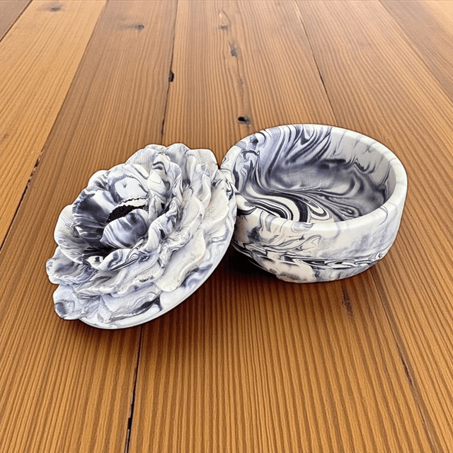 Camellia Pot